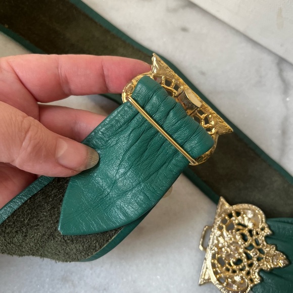 Elegant Teal Belt with Gold Buckle vintage - Picture 10 of 13